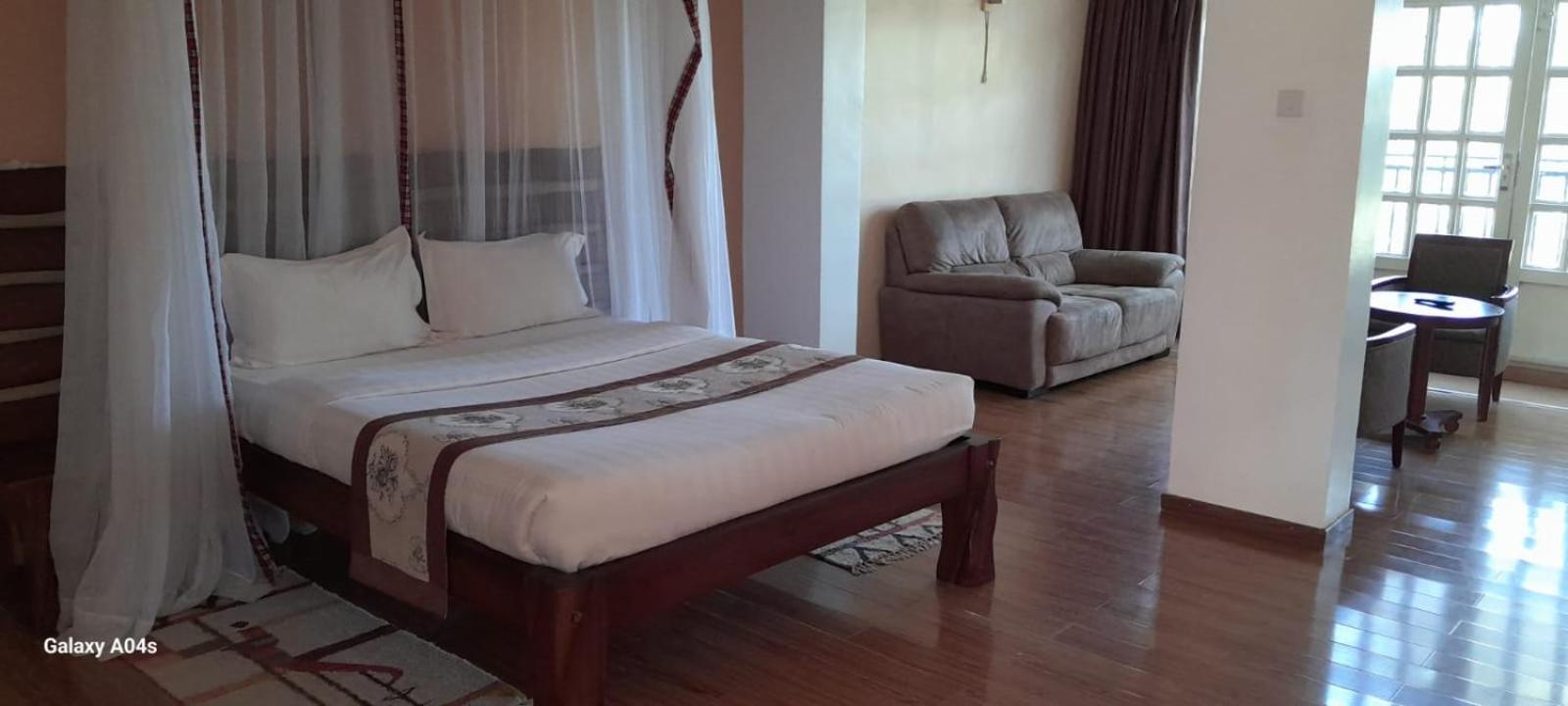 Esikar Gardens Hotel Narok Exteriér fotografie